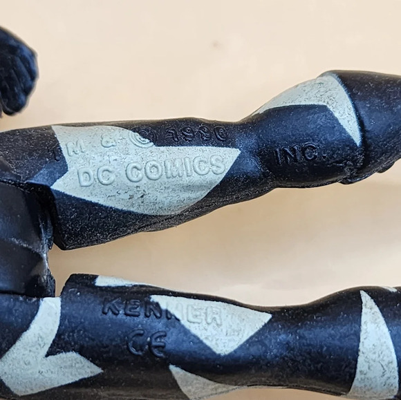 1990 Batman Returns Air Attack Batman with Camoflage Artillery Gear Kenner - Picture 4 of 4